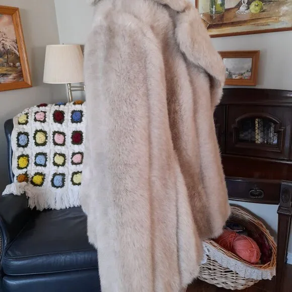 Vintage Plush Faux Fur Cape Thick Plush Warm Winter Glamourous Luxurious Formal - Picture 10 of 16